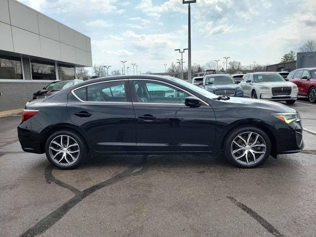 Used 2019 Acura ILX w/ Technology Package image 3