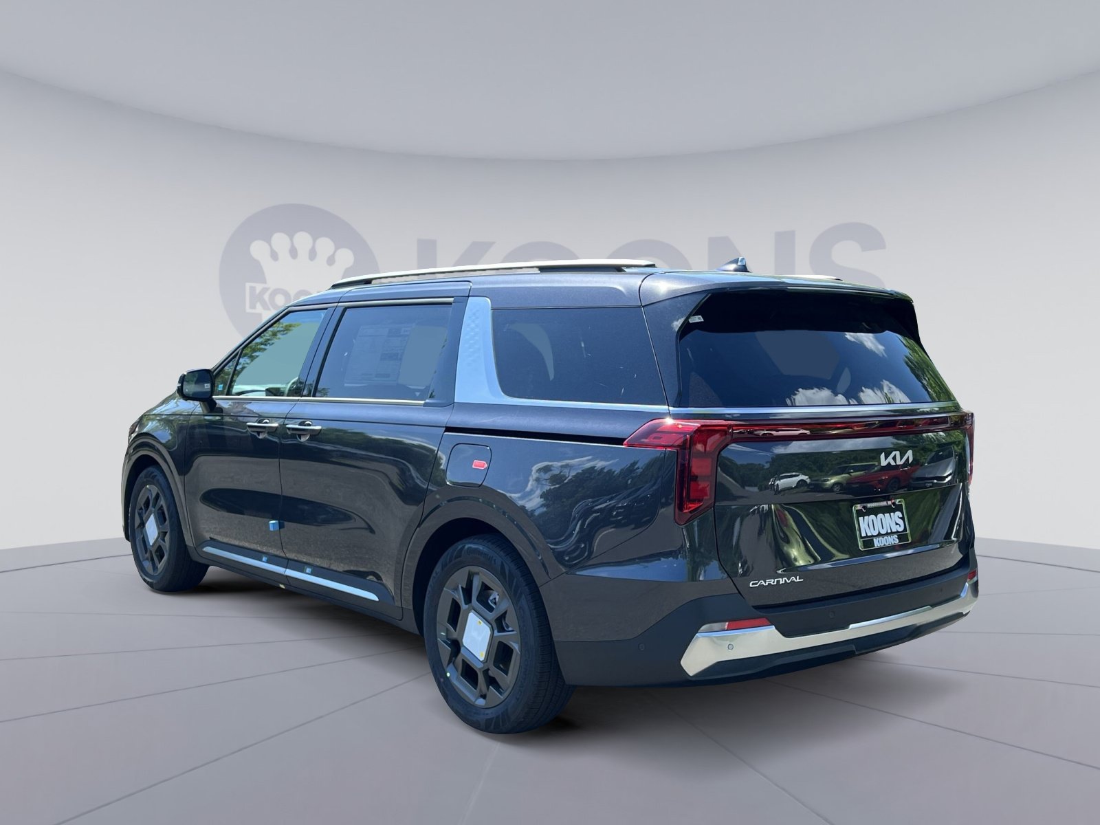 New 2026 Kia Carnival SX FWD image 4