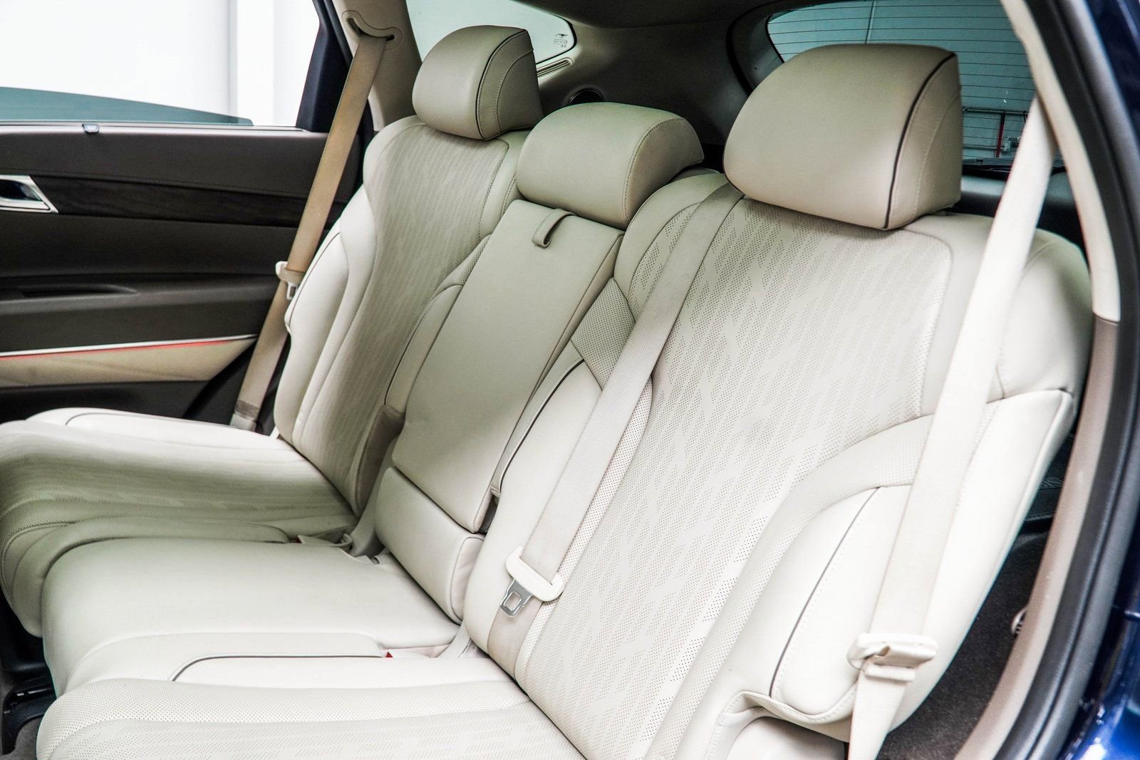 Used 2023 Genesis GV80 2.5T w/ Advanced Package image 42