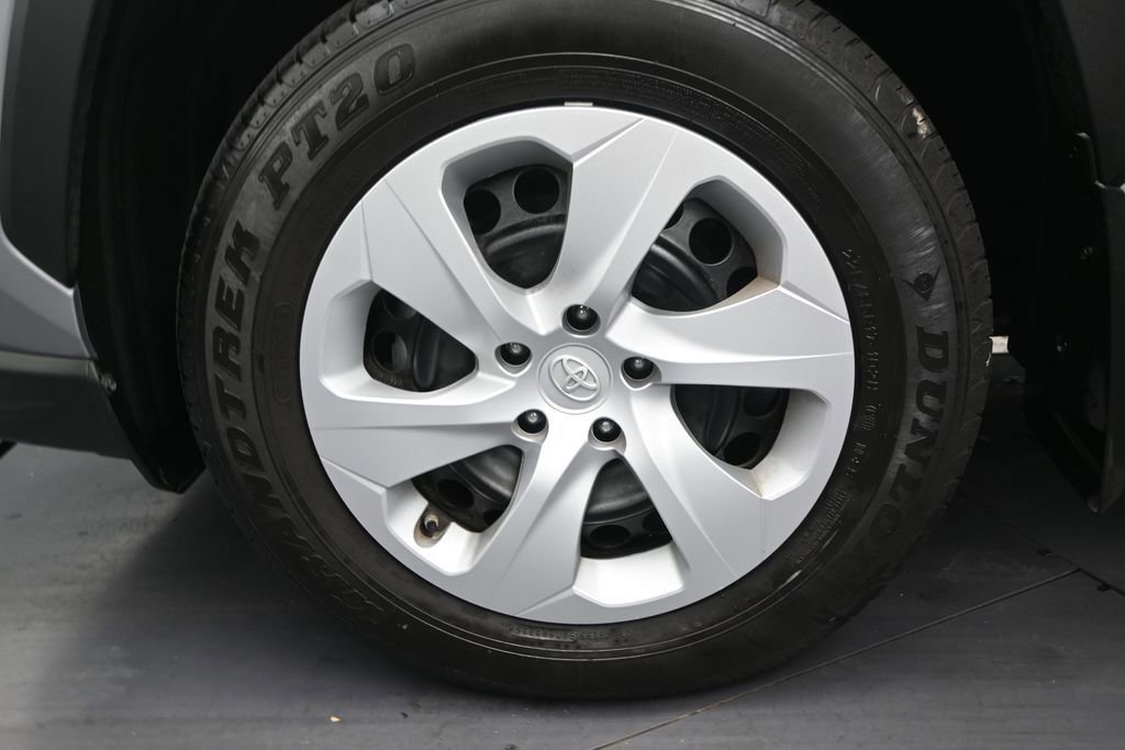 Used 2025 Toyota RAV4 LE FWD image 17