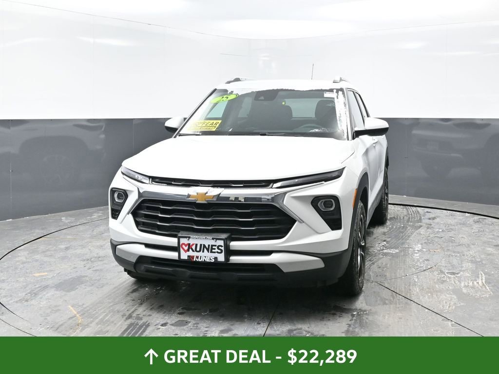 Used 2025 Chevrolet TrailBlazer LT w/ Driver Confidence Package image 8