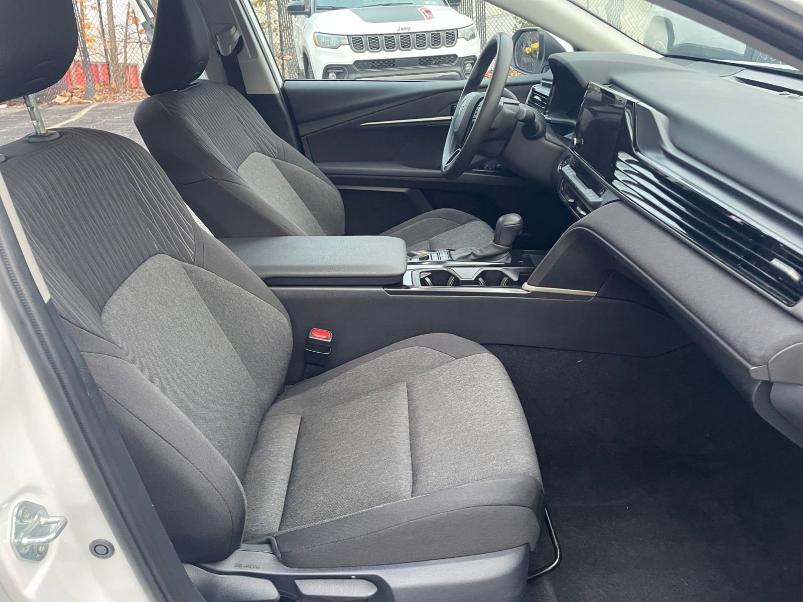 Used 2025 Toyota Camry LE image 35