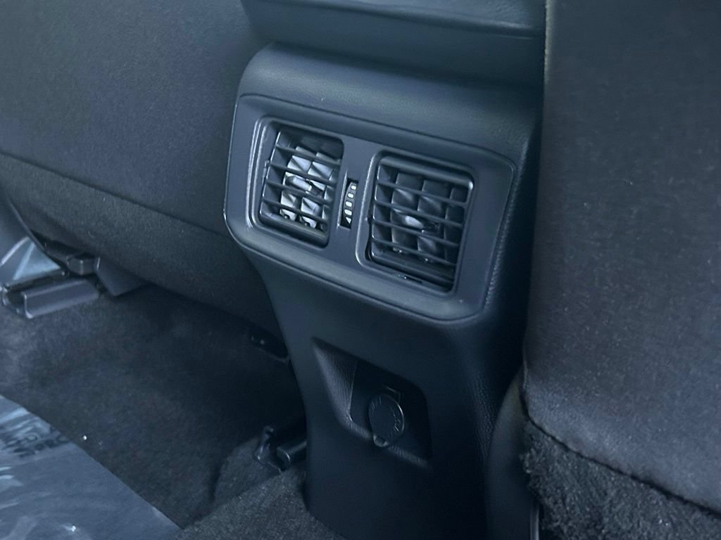 Used 2024 Toyota RAV4 LE FWD image 33