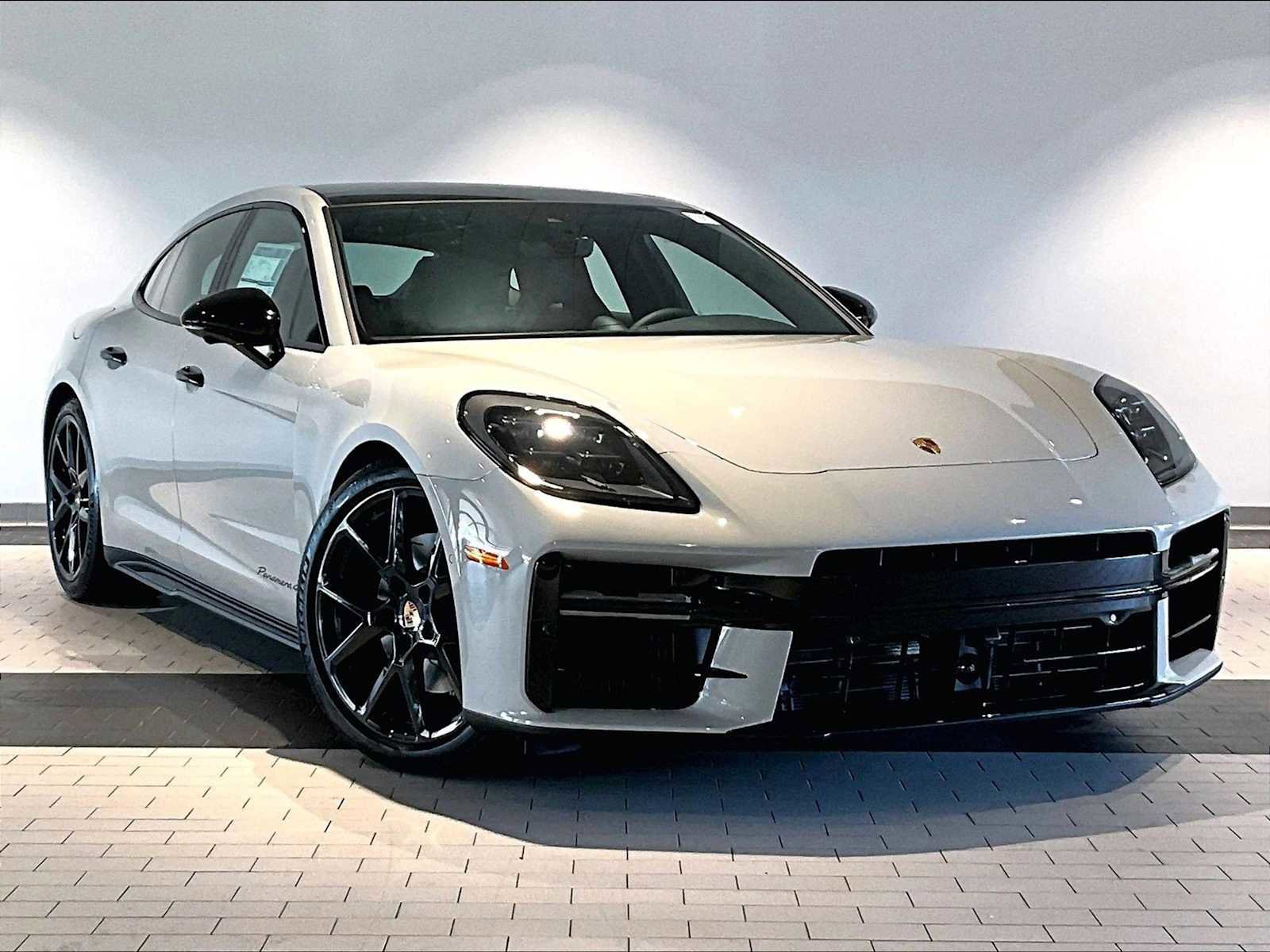 New 2025 Porsche Panamera 4 image 9