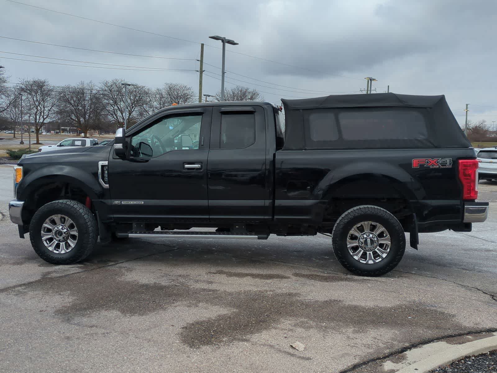 Used 2017 Ford F350 XLT w/ XLT Premium Package AWD/4WD image 5