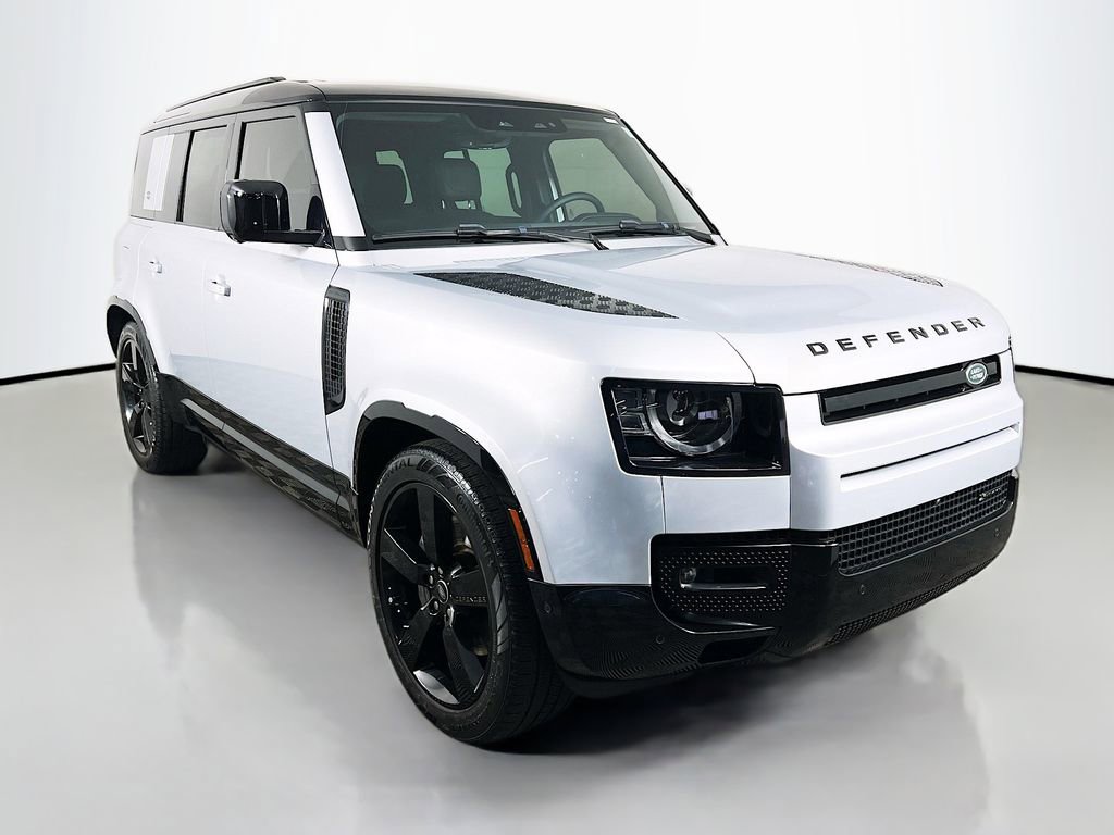 Used 2023 Land Rover Defender 110 X-Dynamic SE image 3