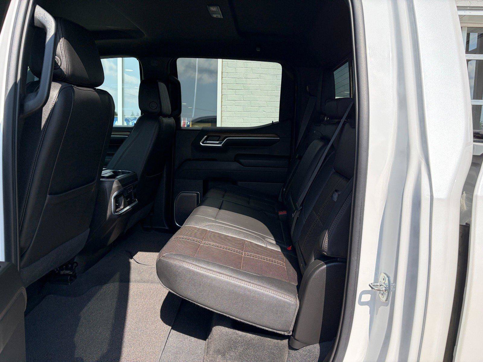 Used 2022 Chevrolet Silverado 1500 High Country AWD/4WD image 21