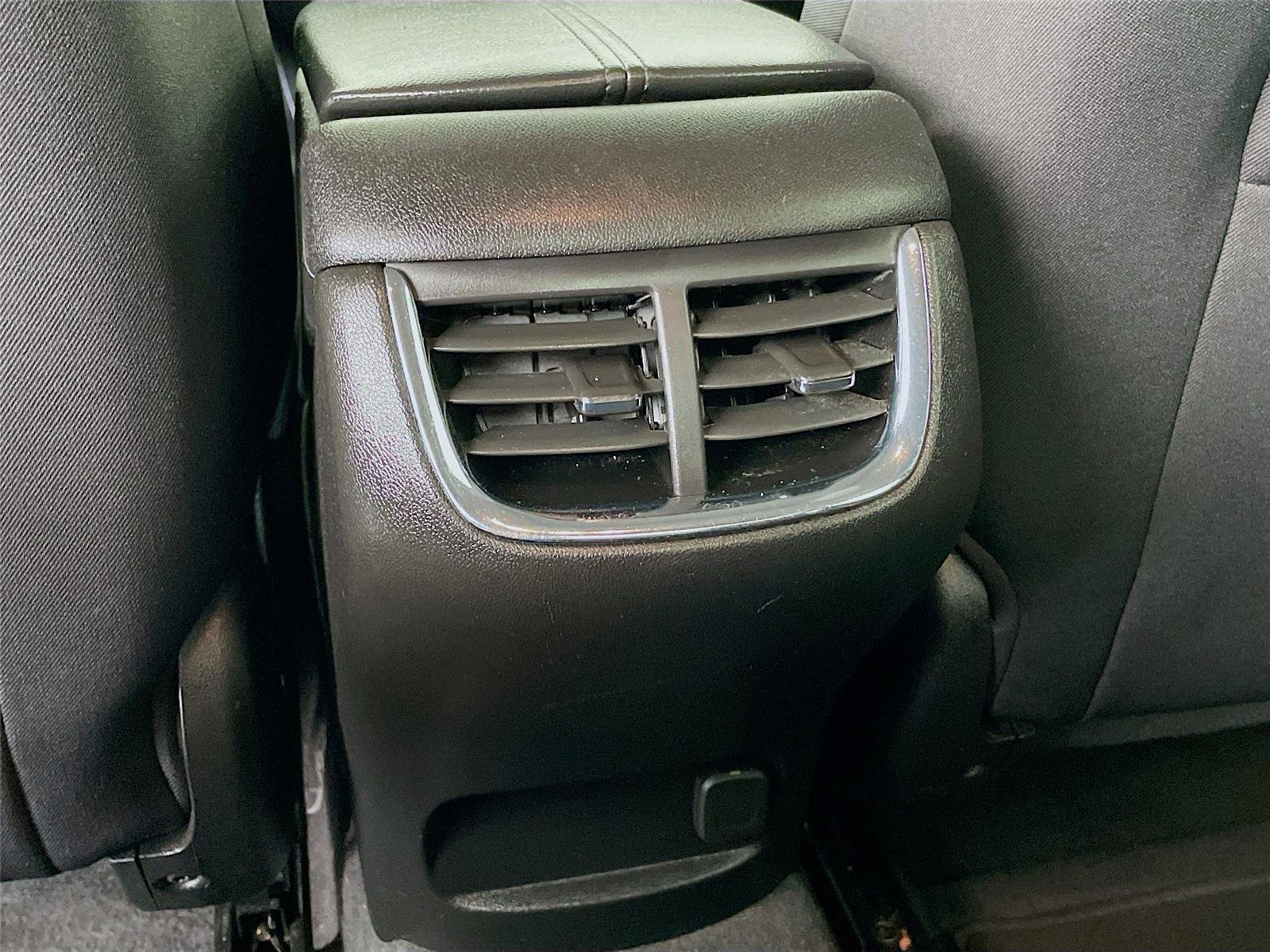 Used 2024 Chevrolet Malibu LT image 27