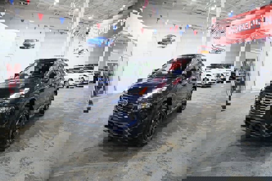 Used 2025 Nissan Rogue SV image 4