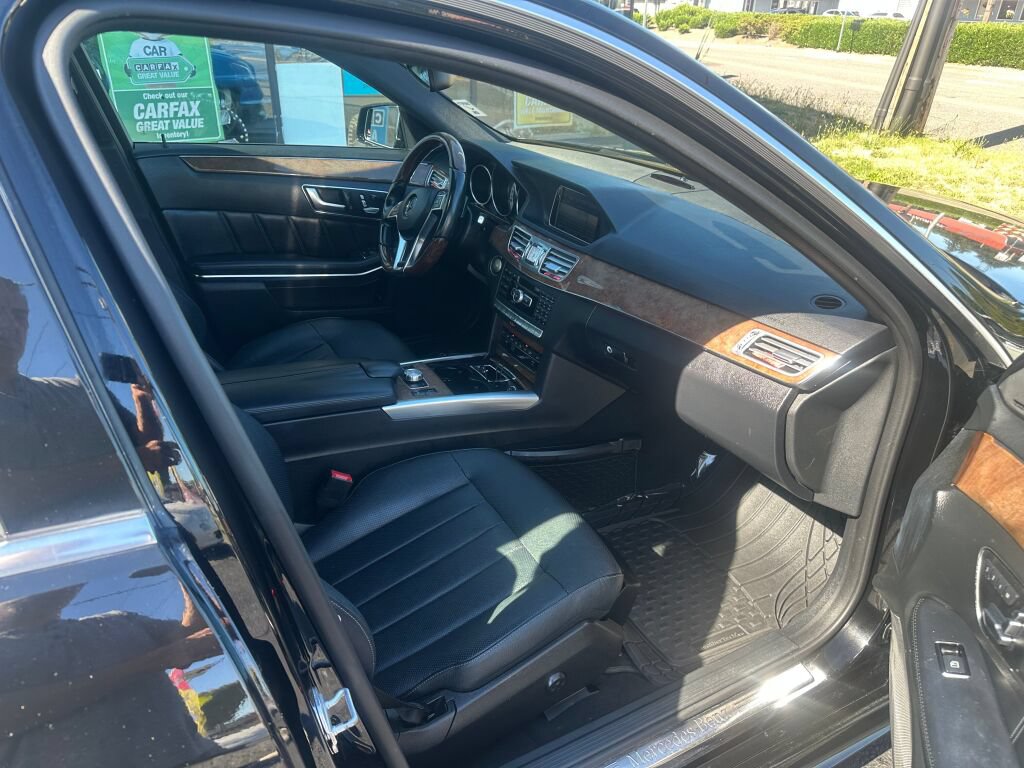 Used 2014 Mercedes-Benz E 550 4MATIC Sedan image 18