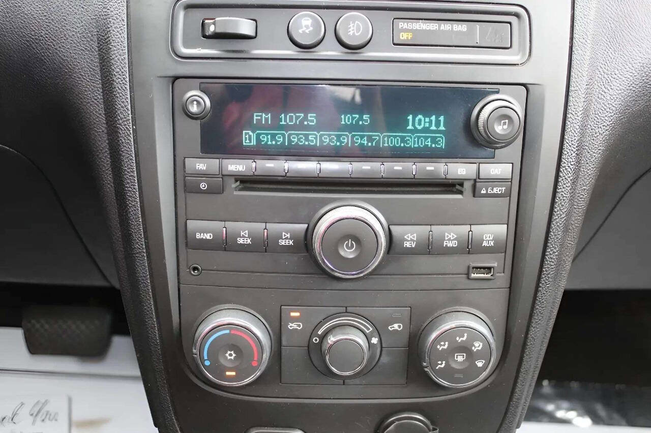 Used 2011 Chevrolet HHR LT w/ My Link Package image 12