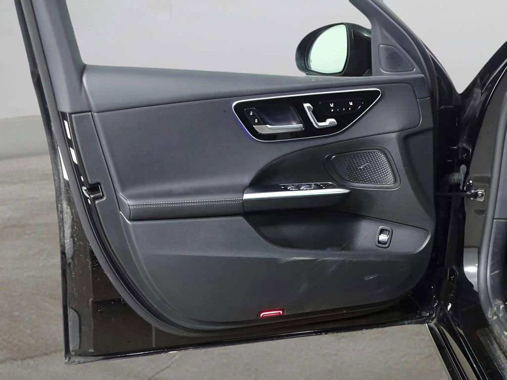 Used 2024 Mercedes-Benz C 300 C 300 image 38