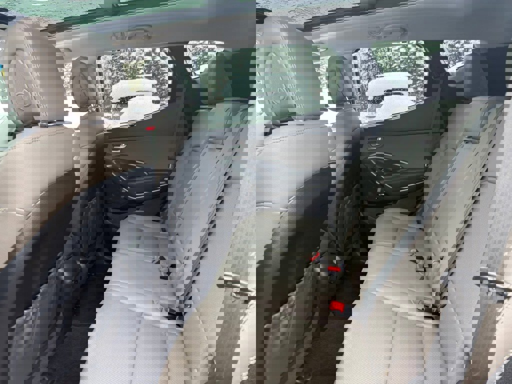 Used 2017 Hyundai Santa Fe Sport image 32