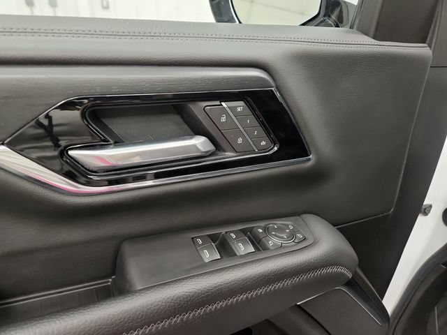 Used 2025 GMC Yukon XL Denali AWD/4WD image 20