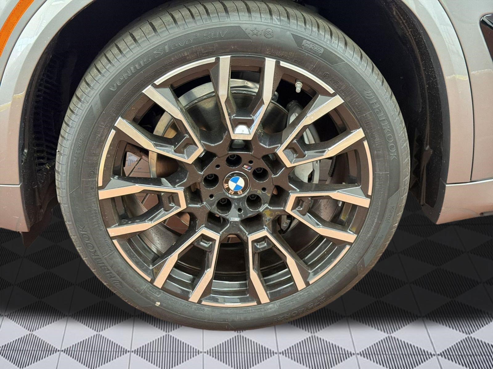 Used 2026 BMW X5 xDrive40i w/ M Sport Package AWD/4WD image 12