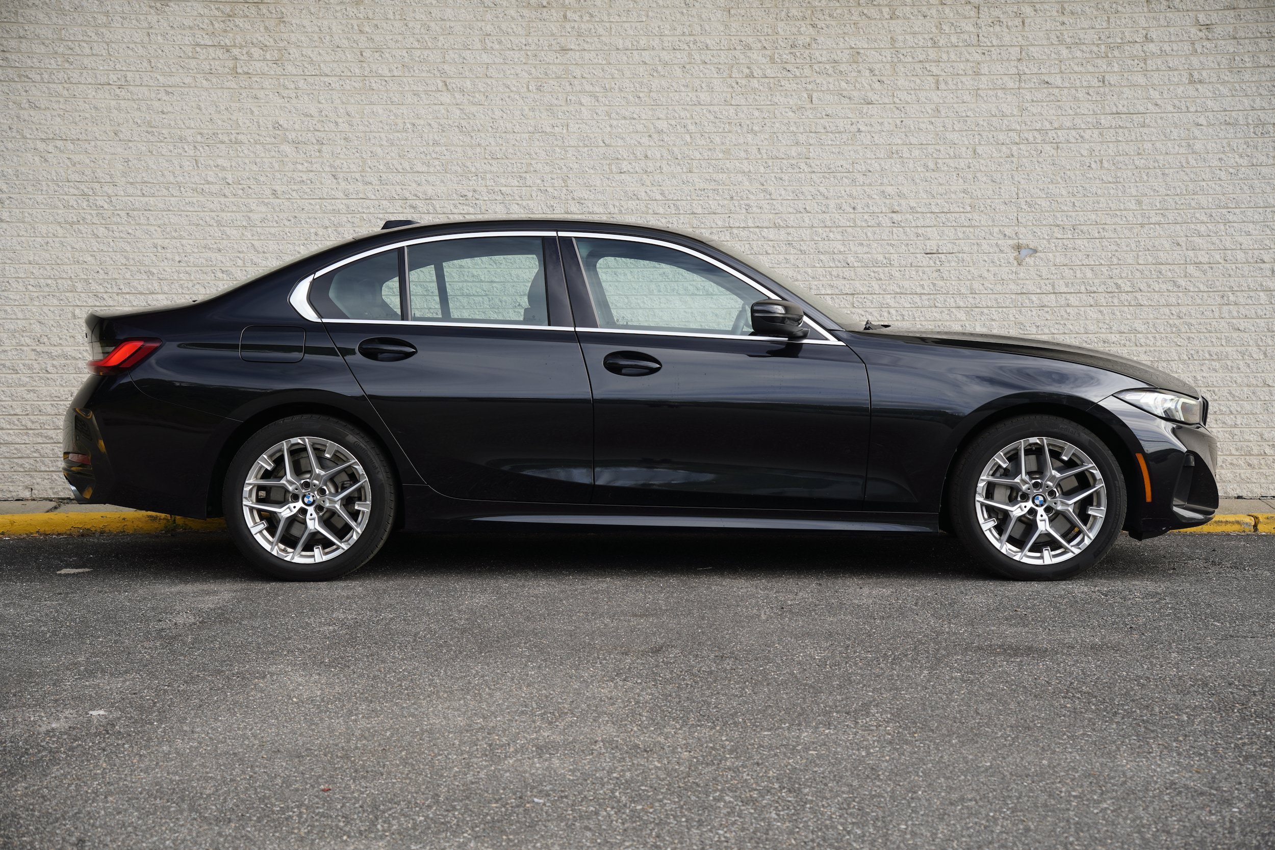Used 2025 BMW 330i xDrive Sedan AWD/4WD image 8
