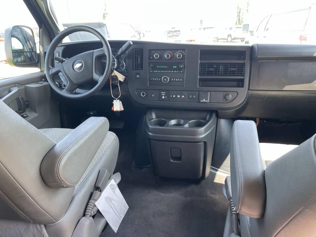 Used 2020 Chevrolet Express 3500 LT w/ LT Preferred Equipment Group RWD image 22