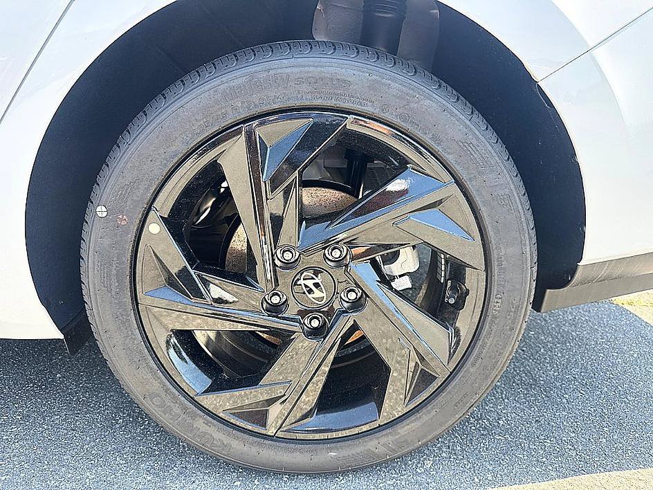 New 2026 Hyundai Elantra Sport FWD image 5