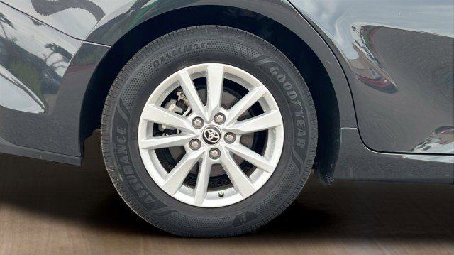 Used 2025 Toyota Camry LE image 5