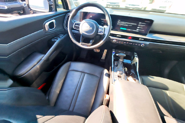 Used 2025 Kia Sorento SX AWD/4WD image 17