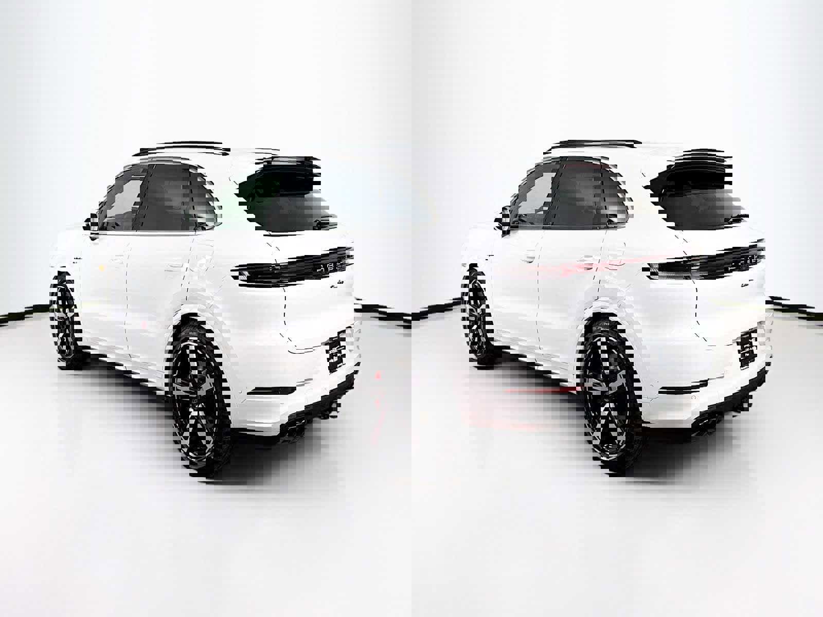 New 2025 Porsche Cayenne Turbo image 3