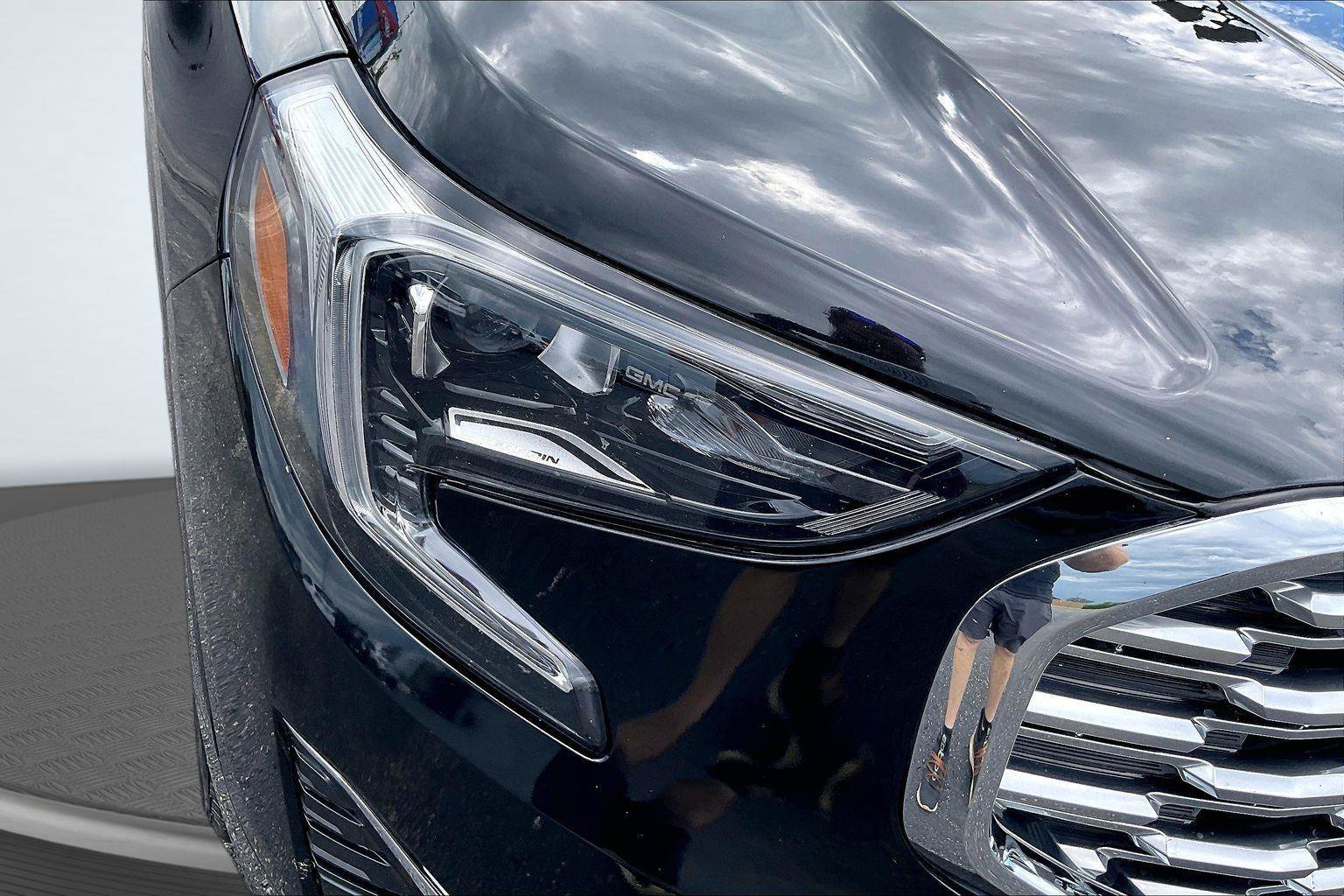Used 2018 GMC Terrain Denali w/ Driver Alert Package II AWD/4WD image 29