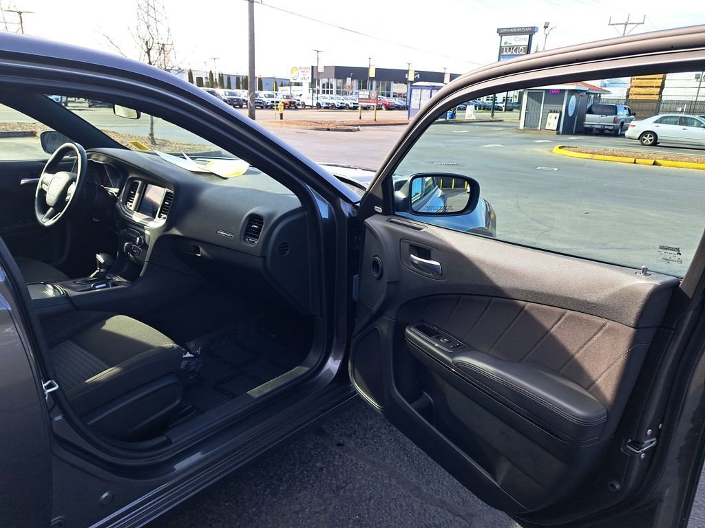 Used 2023 Dodge Charger SXT w/ Blacktop Package image 17
