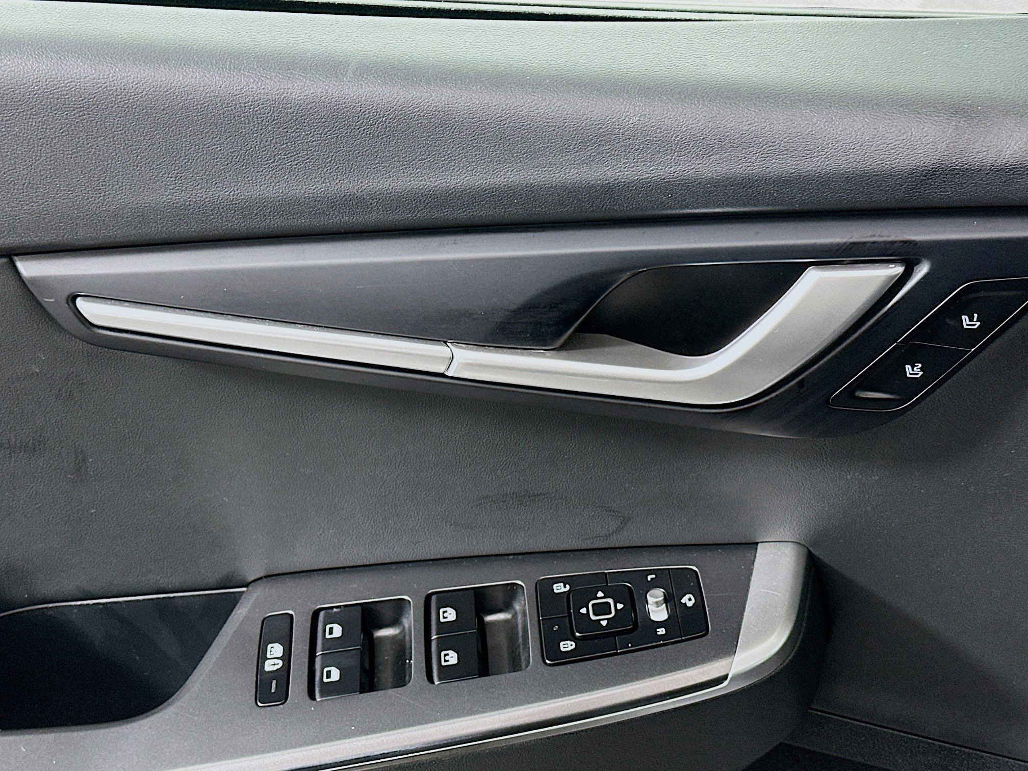 Used 2024 Kia EV6 Wind w/ Wind Technology Package image 15