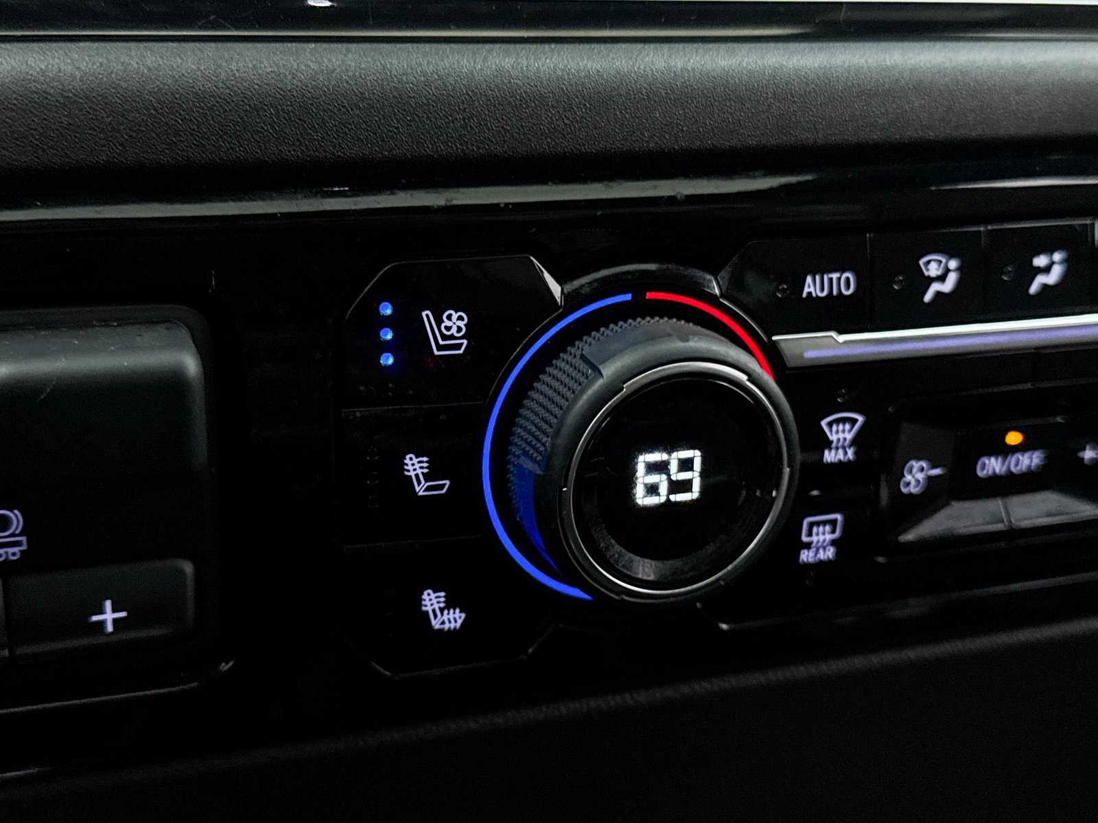 Used 2024 Chevrolet Silverado 1500 ZR2 w/ LPO, Dark Essentials Package image 31