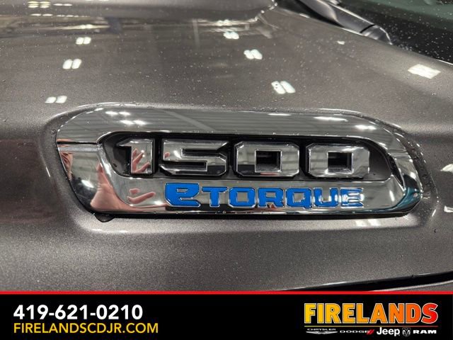 New 2026 RAM 1500 4x4 Crew Cab image 10