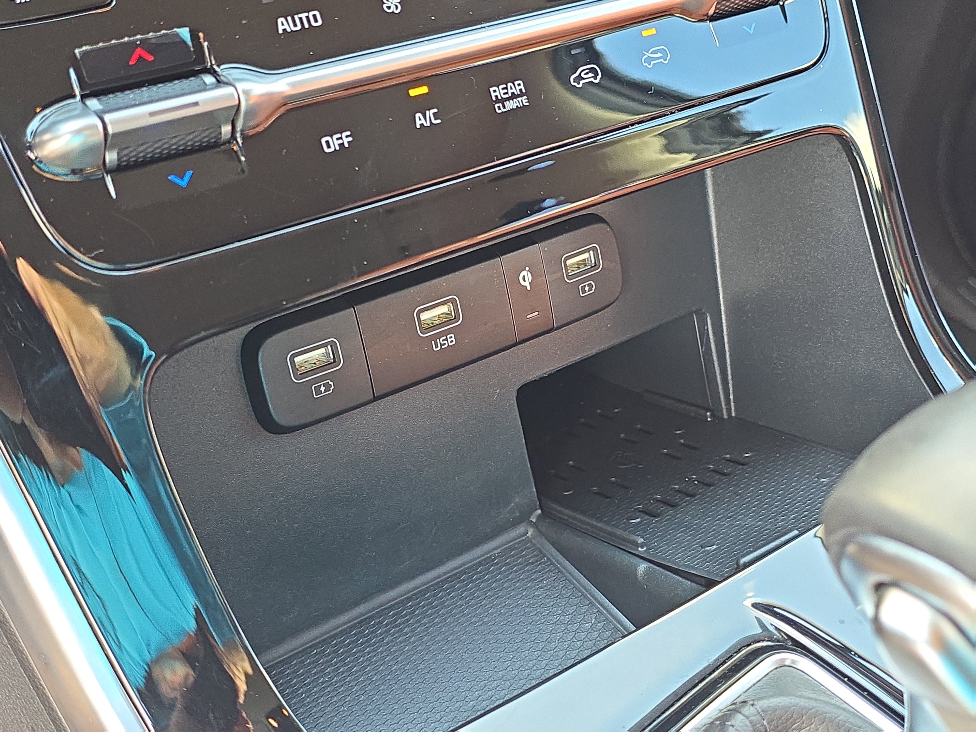 Used 2023 Kia Carnival SX FWD image 27