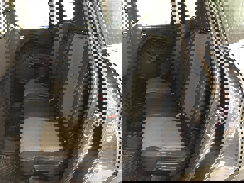 Used 2019 Ford Escape SE image 17