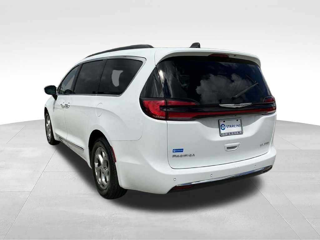 Used 2023 Chrysler Pacifica Limited FWD image 5