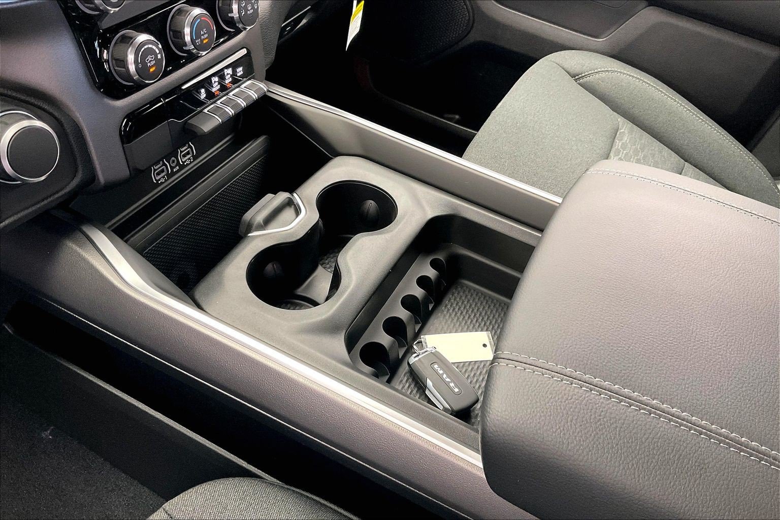 New 2026 RAM 1500 Express AWD/4WD image 8
