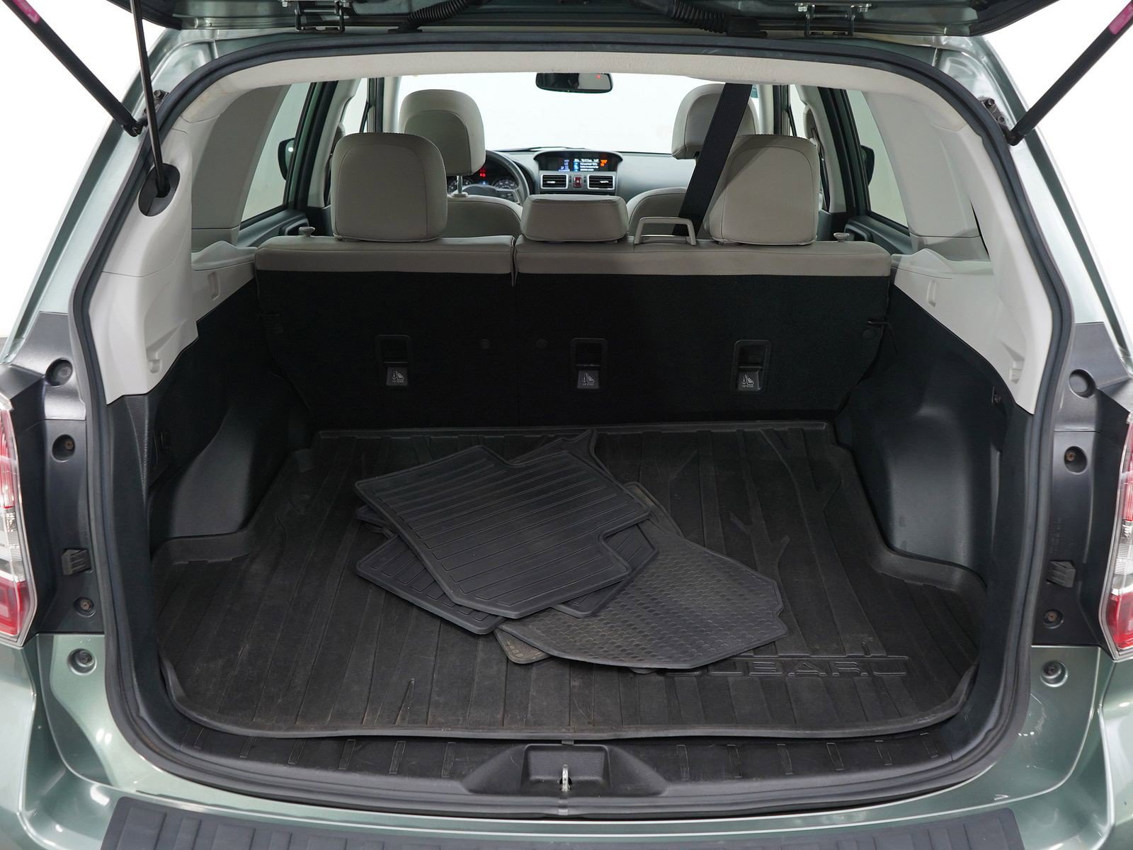 Used 2016 Subaru Forester 2.5i Limited AWD/4WD image 8