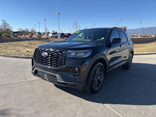 Used 2025 Ford Explorer ST-Line w/ ST-Line Street Pack AWD/4WD video 3