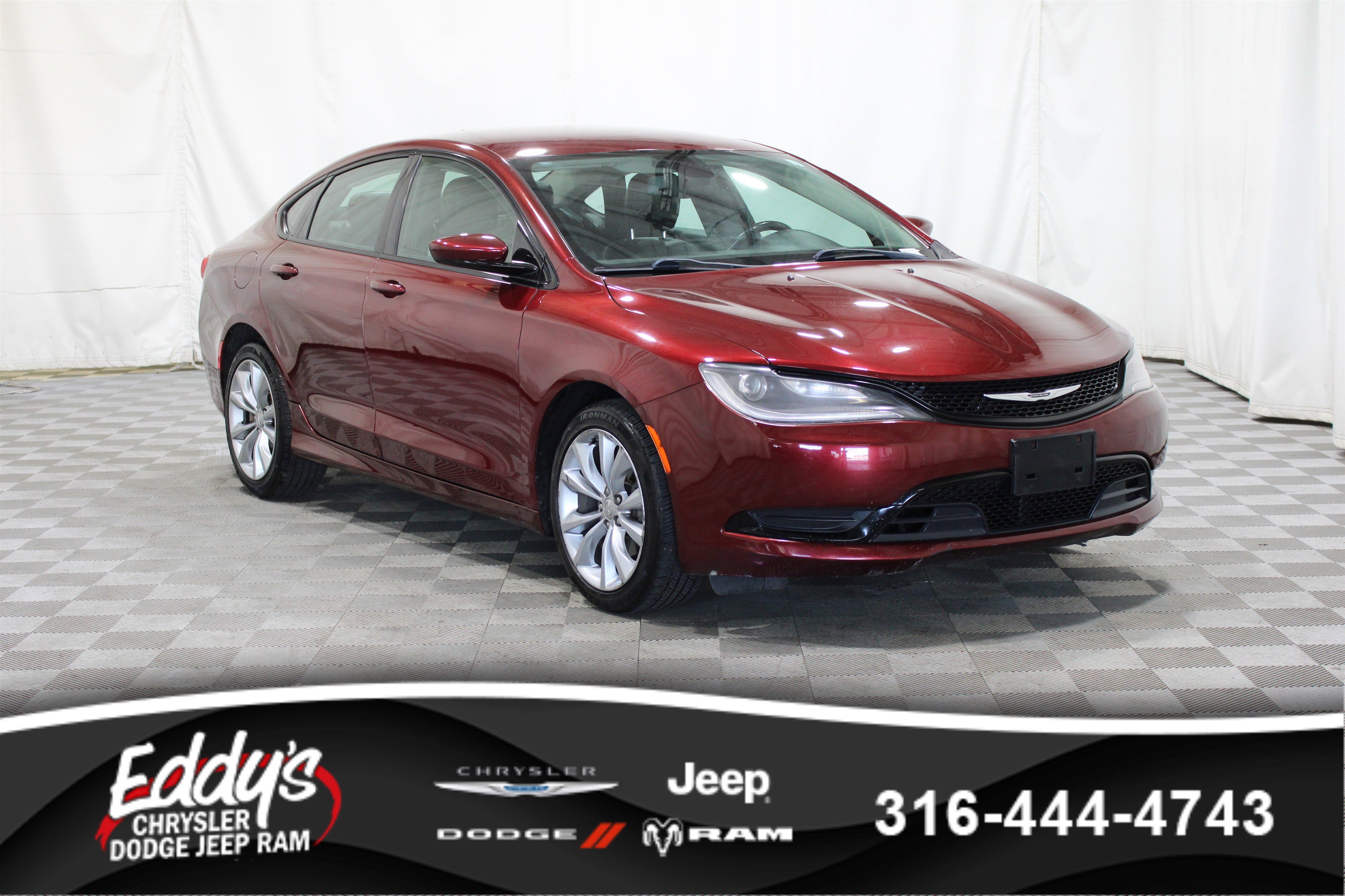 Used 2017 Chrysler 200 Limited Platinum FWD image 1