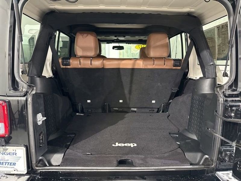 Used 2017 Jeep Wrangler Unlimited Sahara w/ Max Tow Package image 11