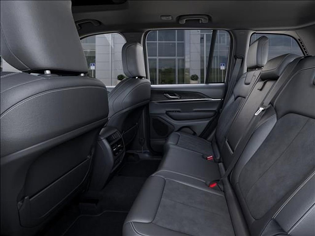 New 2026 Jeep Grand Cherokee Altitude AWD/4WD image 23