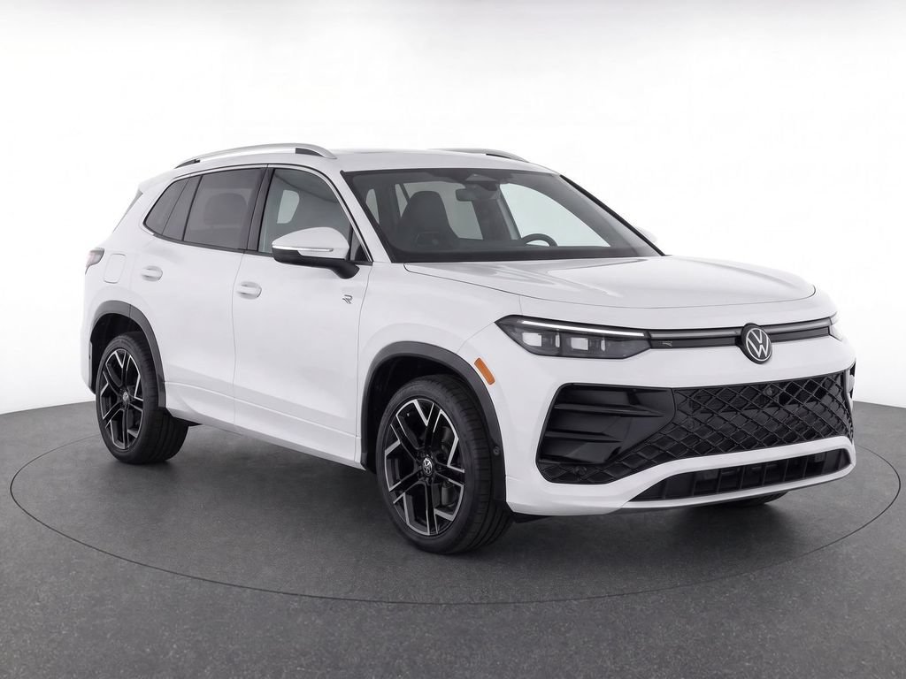 Certified 2025 Volkswagen Tiguan SEL R-Line AWD/4WD image 3