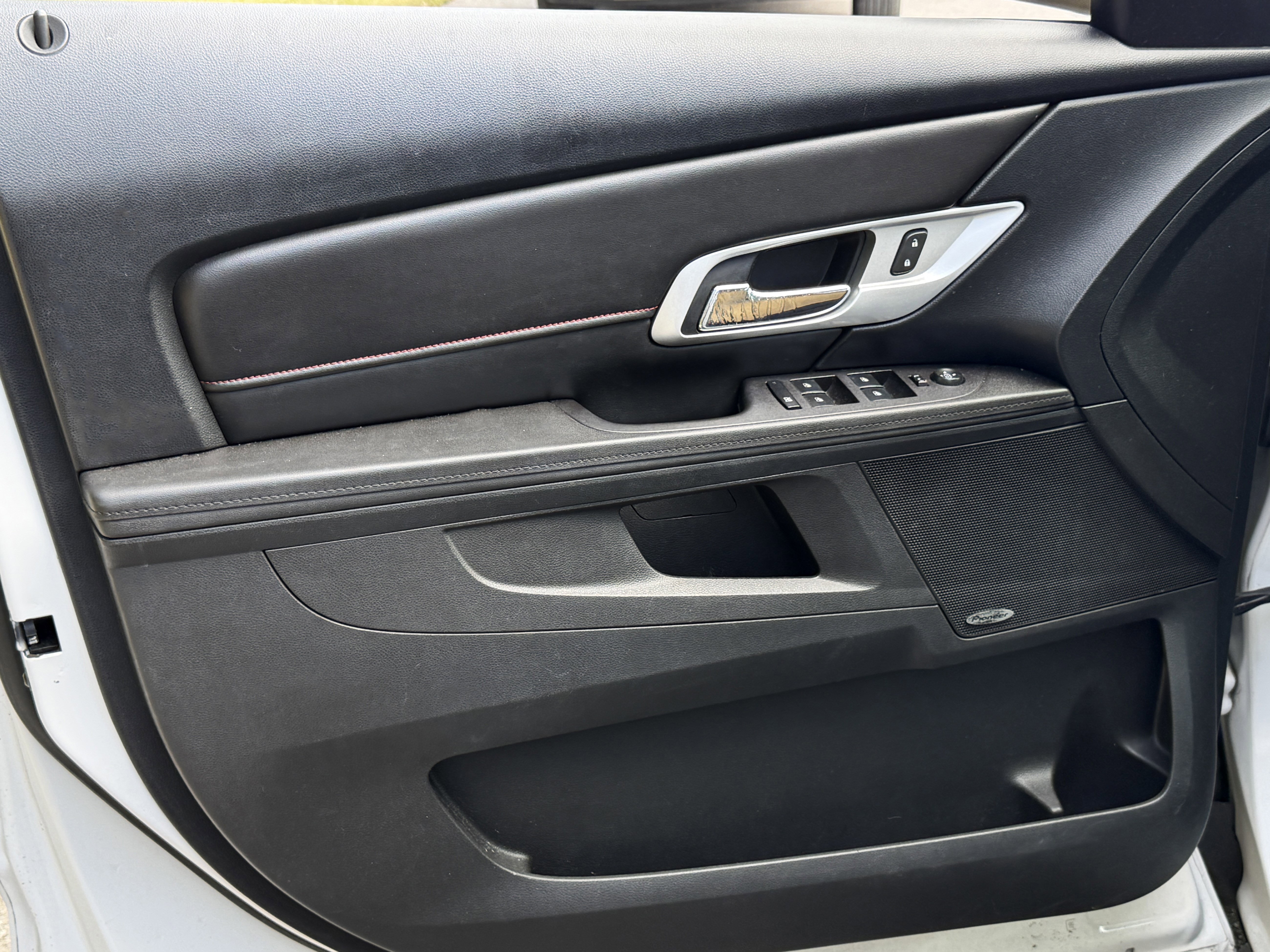 Used 2017 GMC Terrain SLT w/ Open Road Package image 4