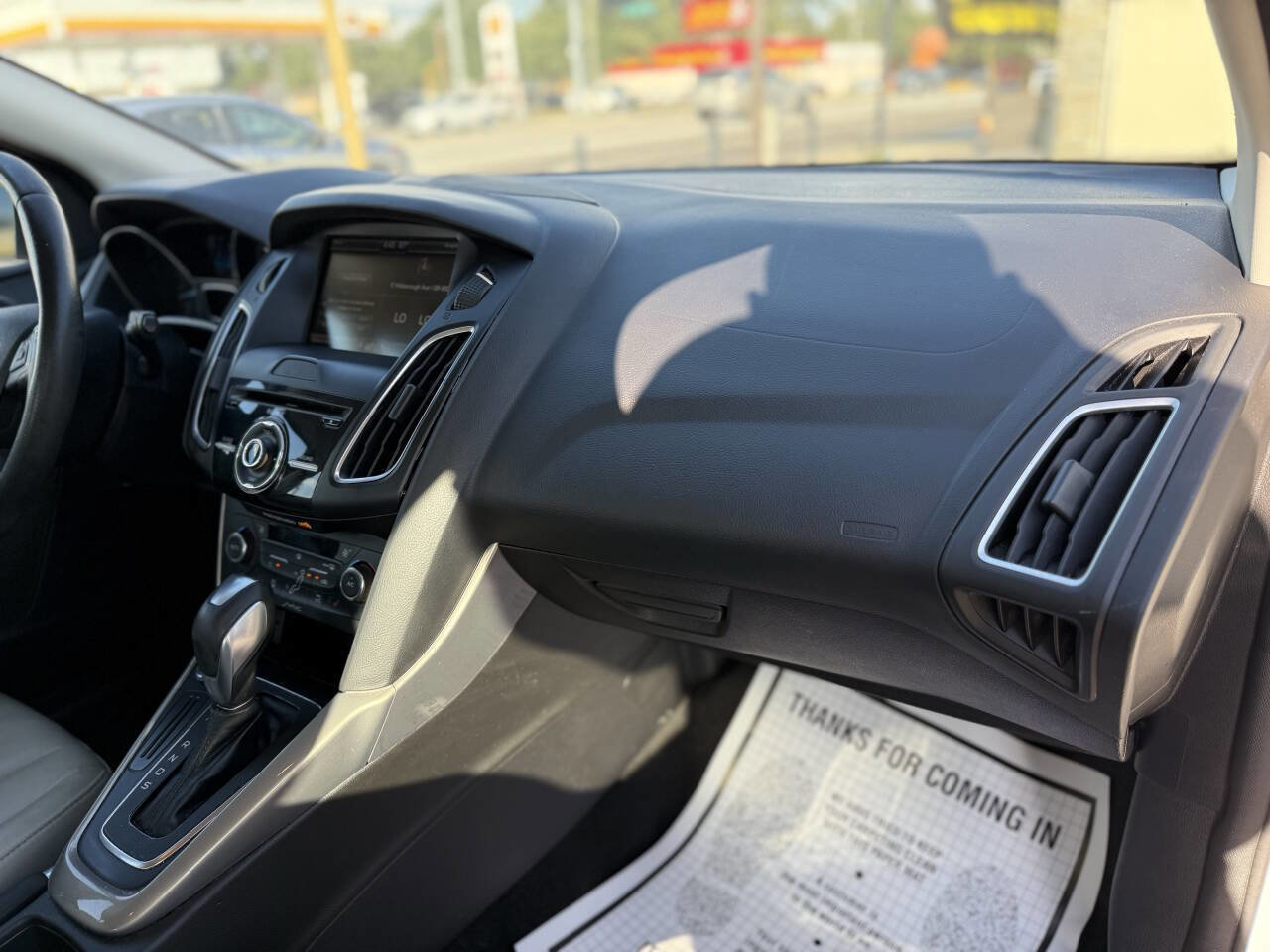 Used 2015 Ford Focus Titanium FWD image 25