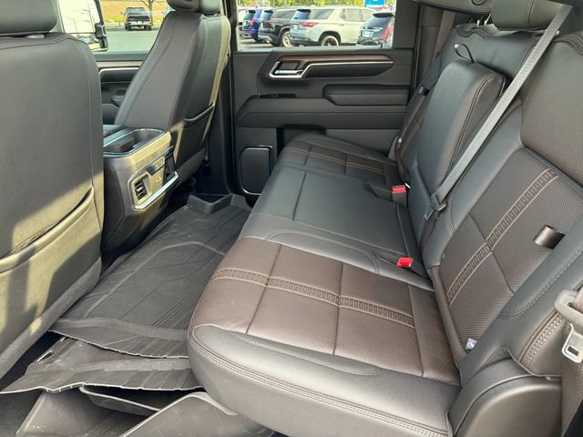 Used 2024 Chevrolet Silverado 3500 High Country w/ Technology Package AWD/4WD image 21