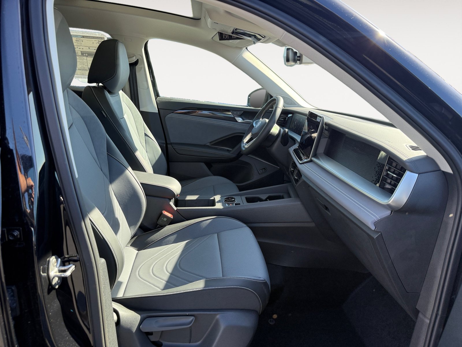 New 2026 Volkswagen Tiguan SE AWD/4WD image 19