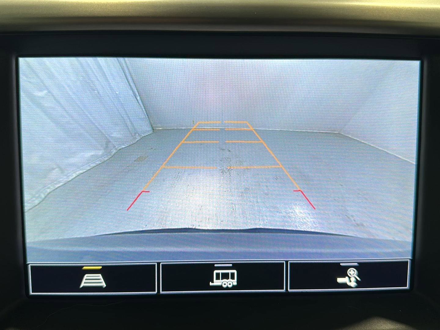 Used 2023 GMC Acadia SLT w/ Preferred Package image 14