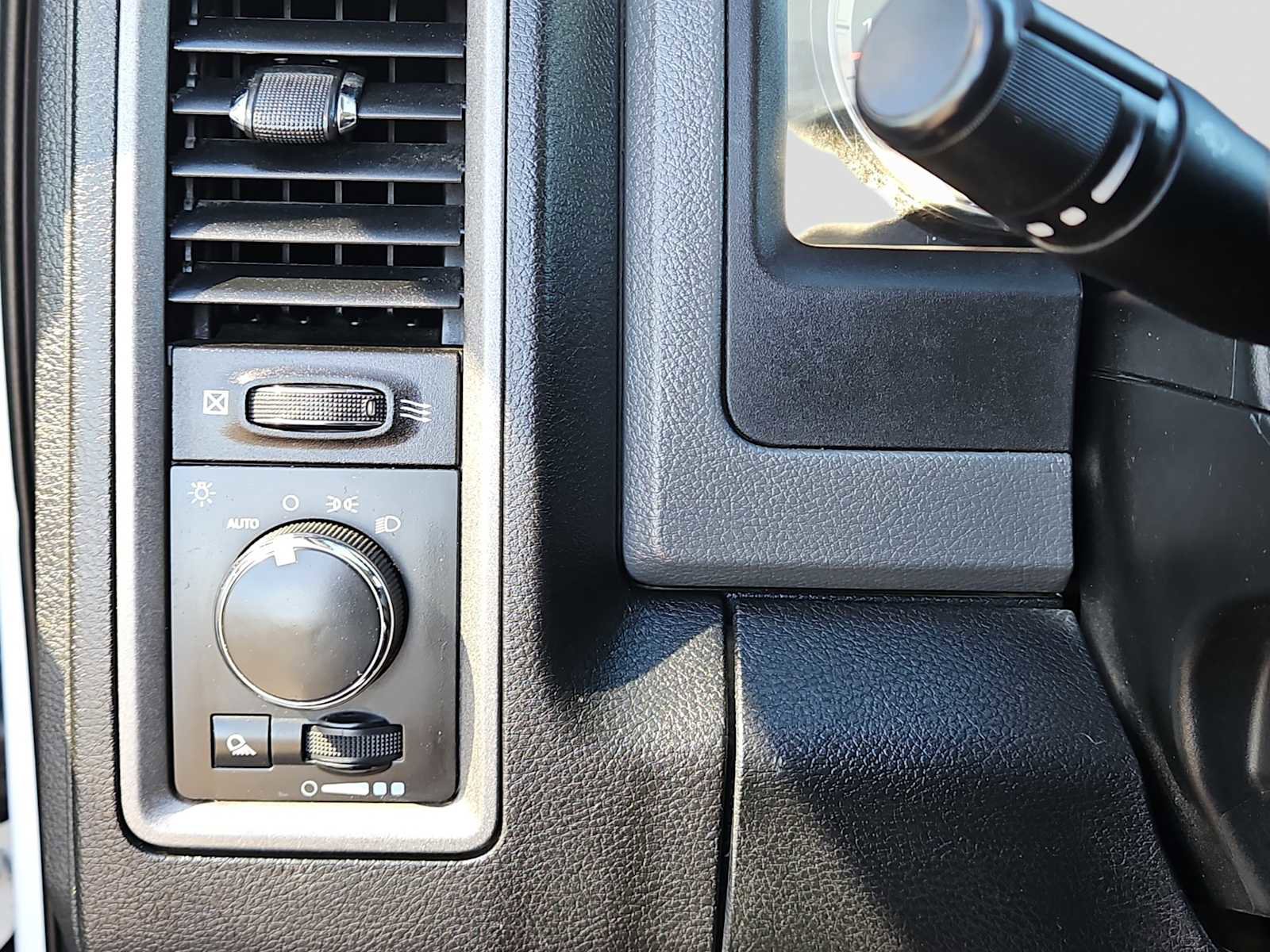 Used 2018 RAM 2500 Tradesman image 18