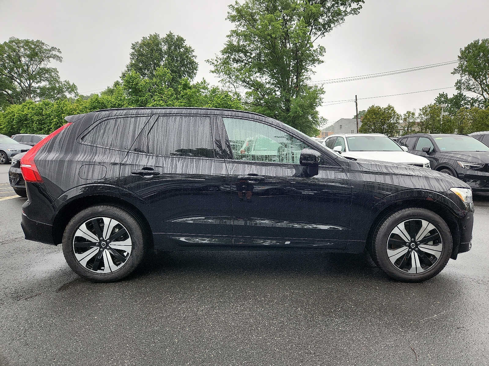 Certified 2025 Volvo XC60 T8 Plus w/ Climate Package AWD/4WD image 7