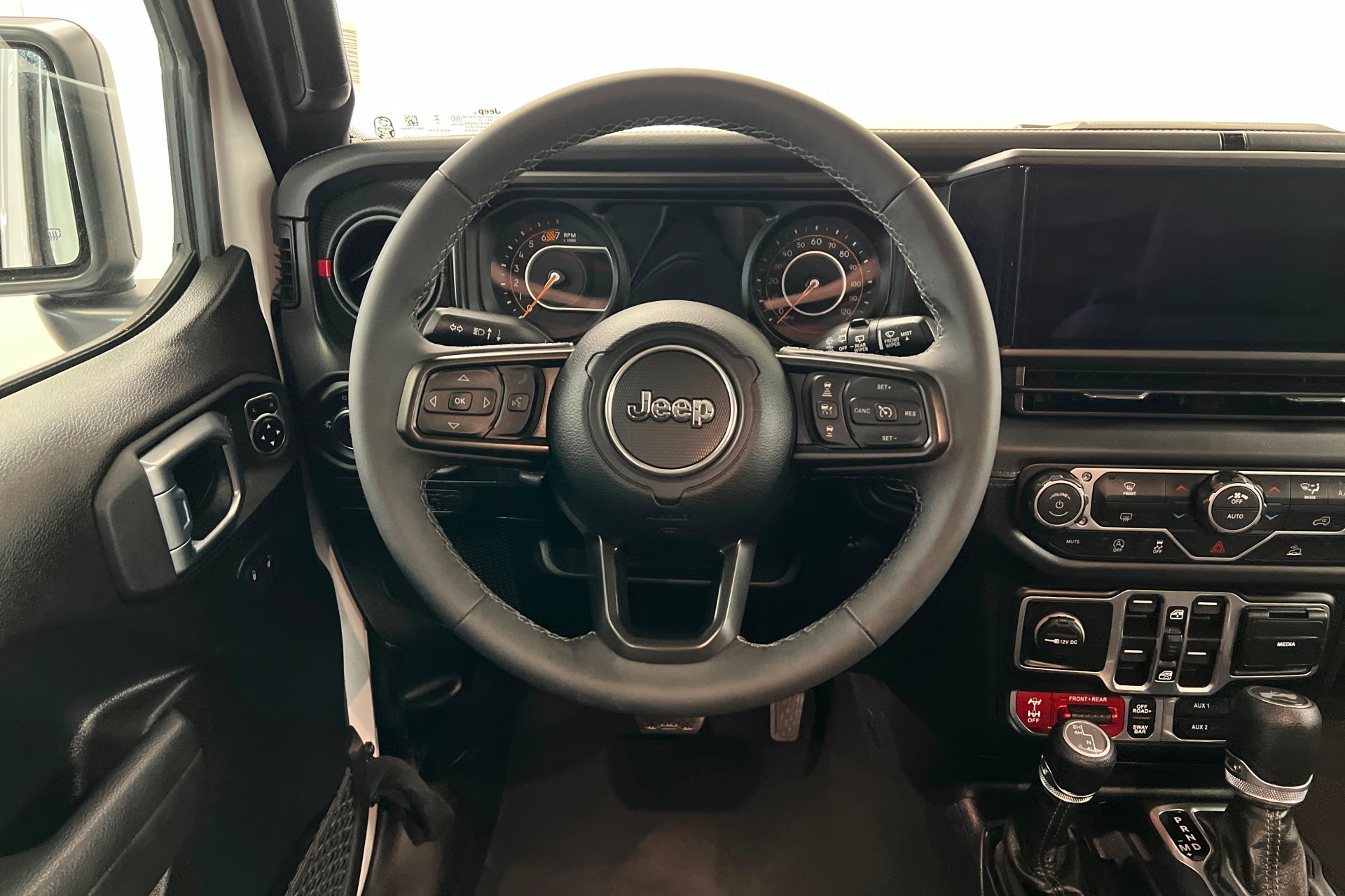 Used 2026 Jeep Wrangler Unlimited Rubicon AWD/4WD image 13