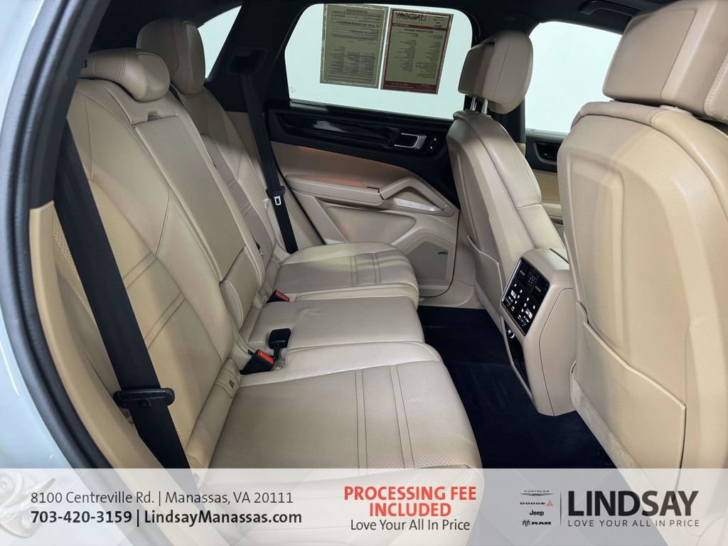 Used 2023 Porsche Cayenne Platinum Edition AWD/4WD image 14