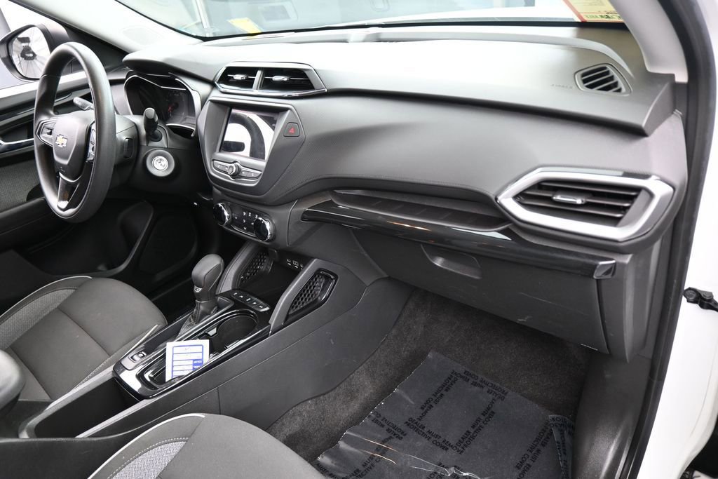 Used 2023 Chevrolet TrailBlazer LS AWD/4WD image 39